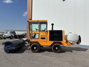 LeeBoy FB-90 Sweeper