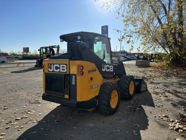 JCB 300 Loader - Image 4