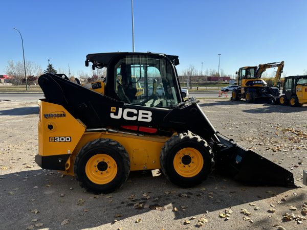 JCB 300 Loader - Image 5