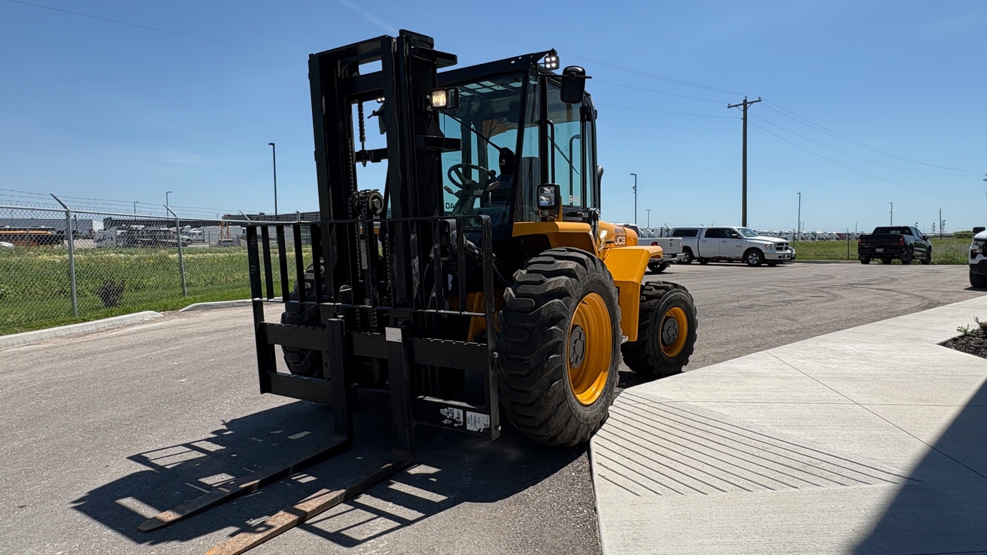 JCB 940-4 T4 Rough Terrain Forklift - Image 5