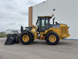John Deere 524K Loader
