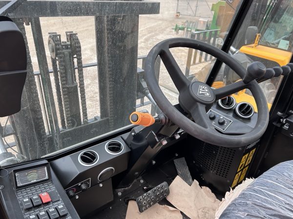 JCB 940-4 Forklift - Image 5