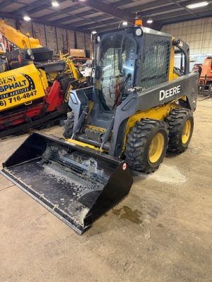John Deere 320D Skid Steer